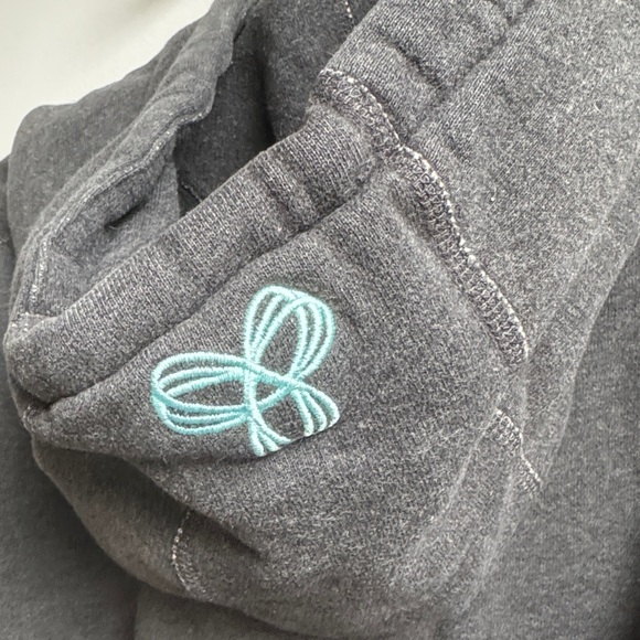 🎉 TNA Charcoal Hoodie with White Accents - Picture 7 of 7